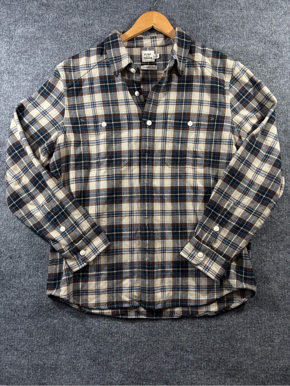 Flint and Tinder Men's Classic Fit Flannel Shirt XL Brown Blue Plaid